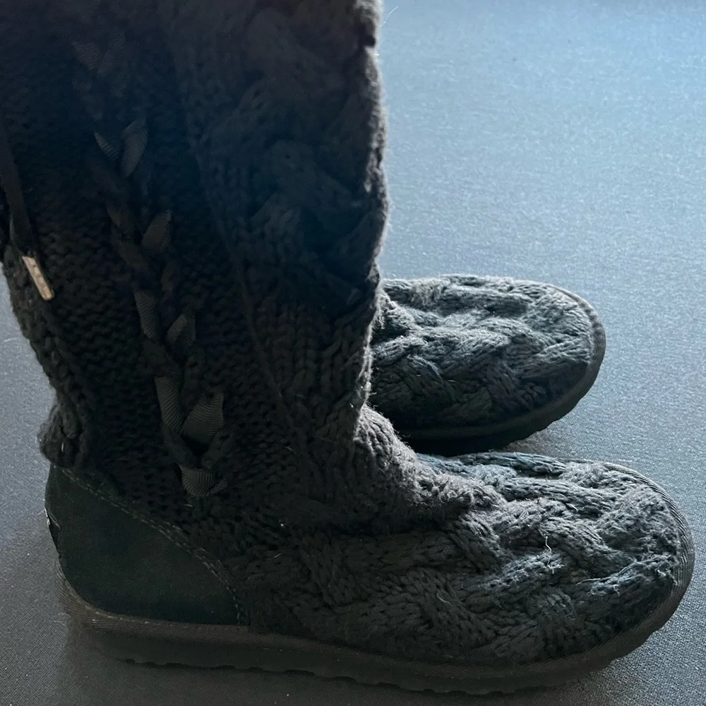 UGG Classic Tall Cardy Boots in black size 7